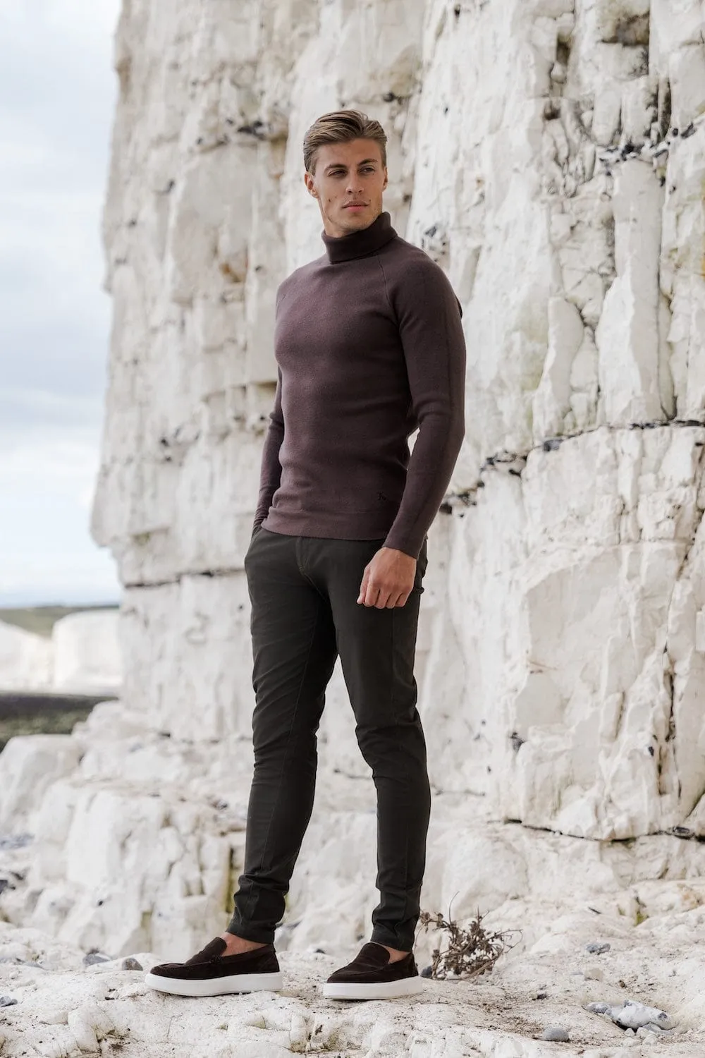 Athletic Fit Cotton Stretch Chino Pants in Dark Khaki