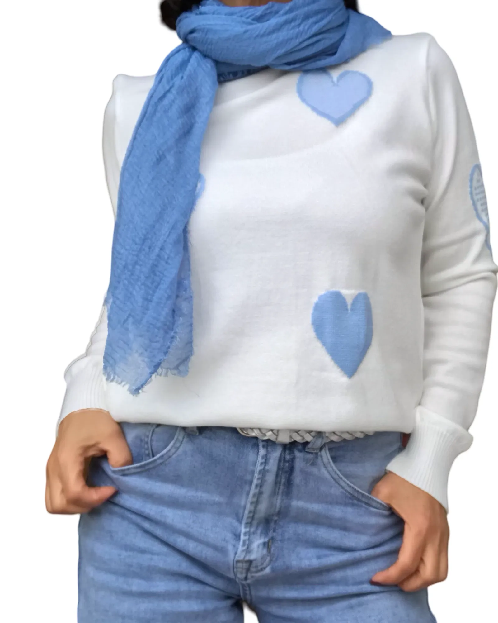 Chandail en tricot crème, avec coeur brodés, col rond