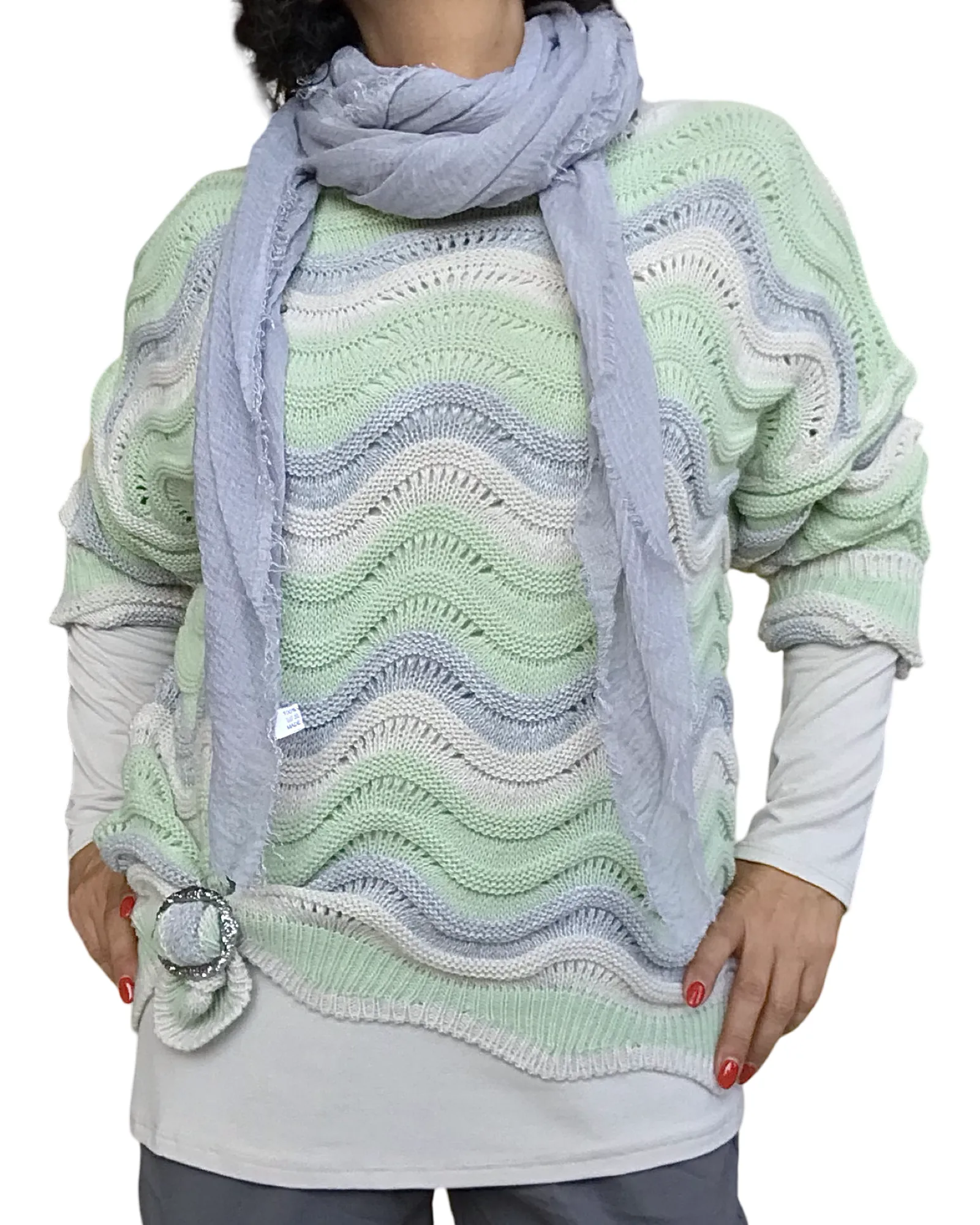 Chandail en tricot zig zag col rond beige, gris, et vert céleri