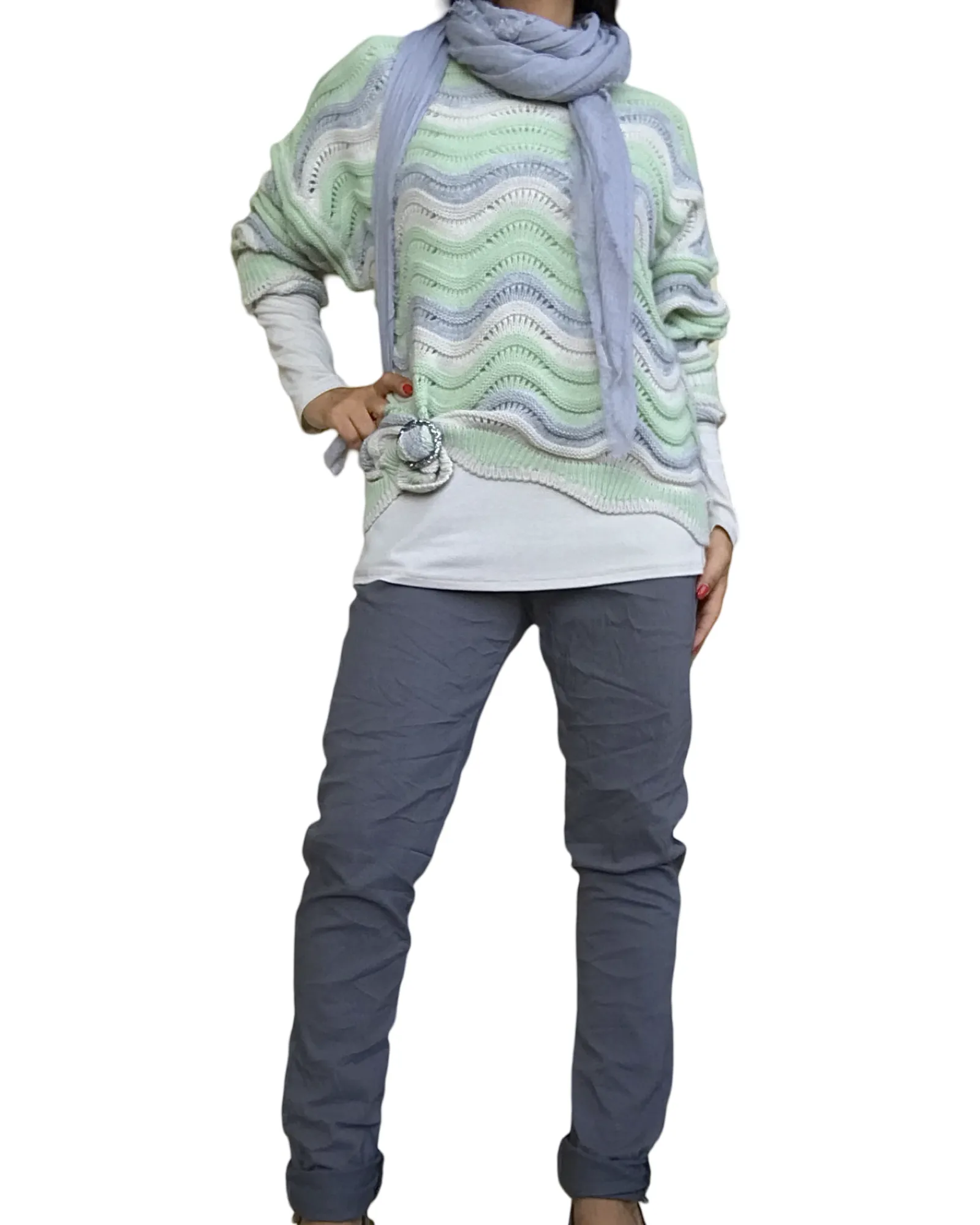 Chandail en tricot zig zag col rond beige, gris, et vert céleri