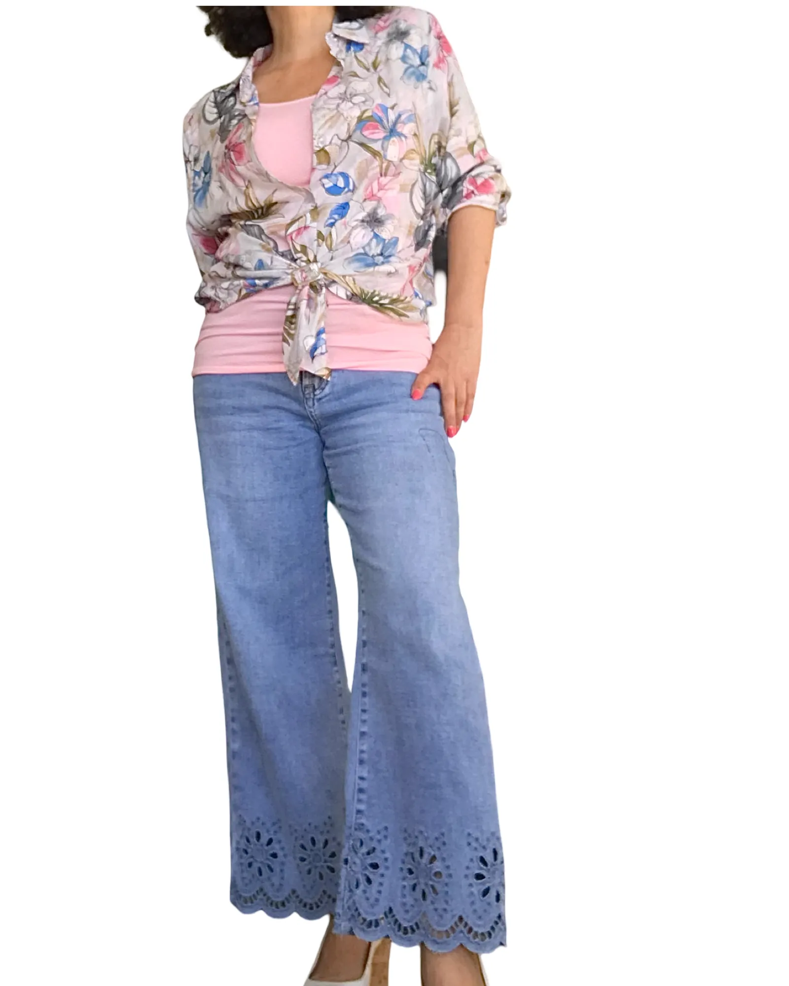 Chemise fleurie gris pâle, manche longue
