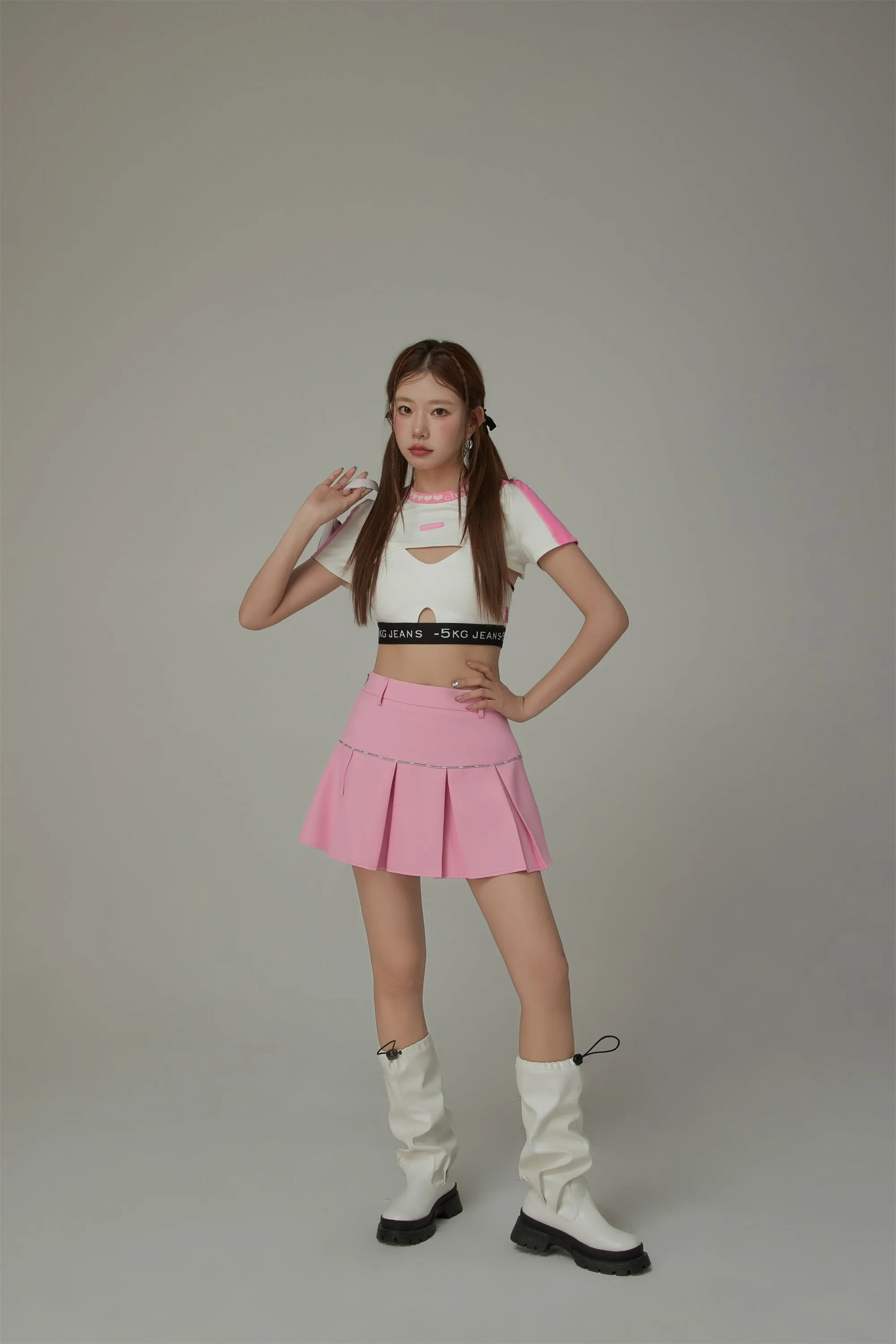 Contrast Ultra Cropped Heart Neckline T-Shirt