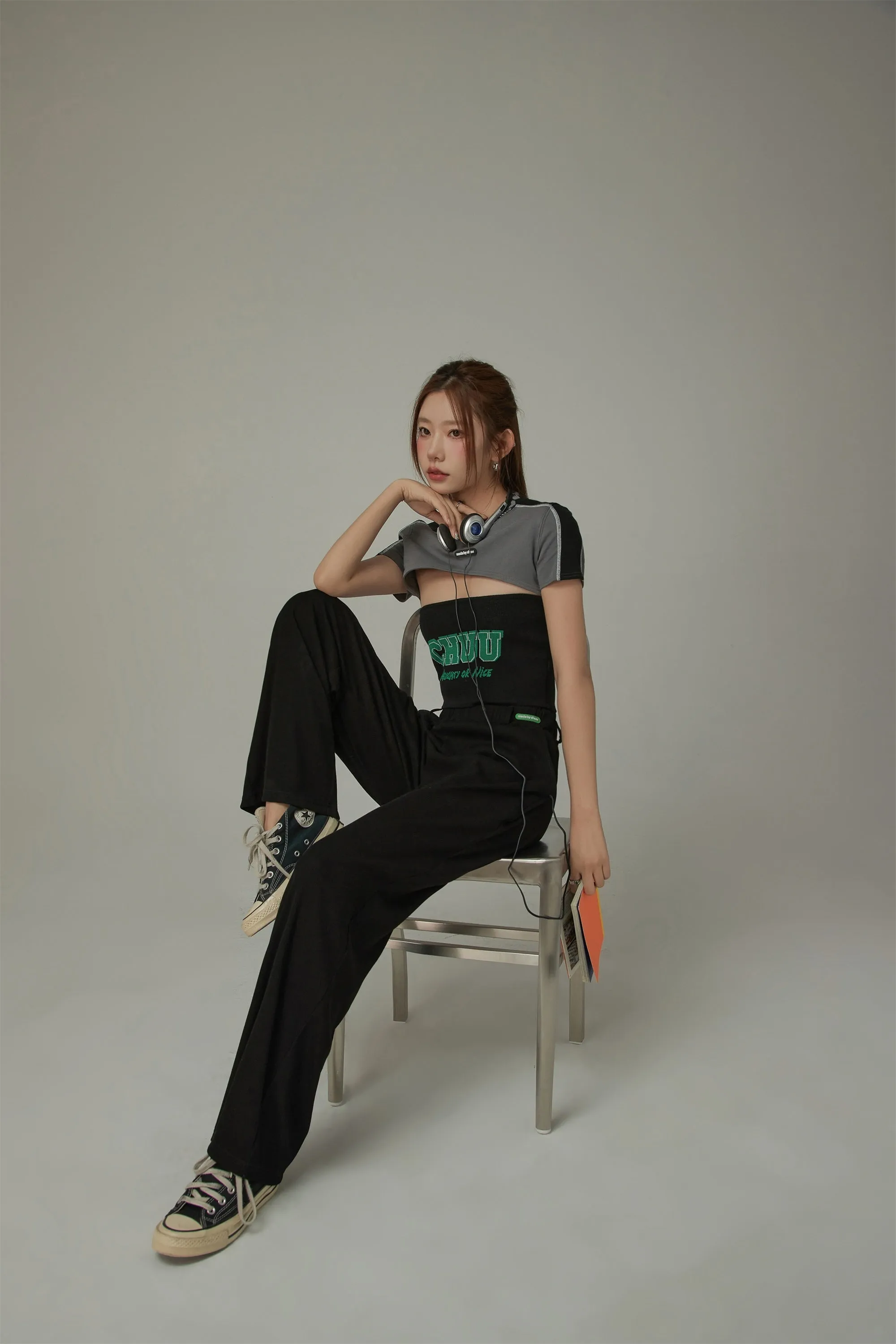 Contrast Ultra Cropped Heart Neckline T-Shirt