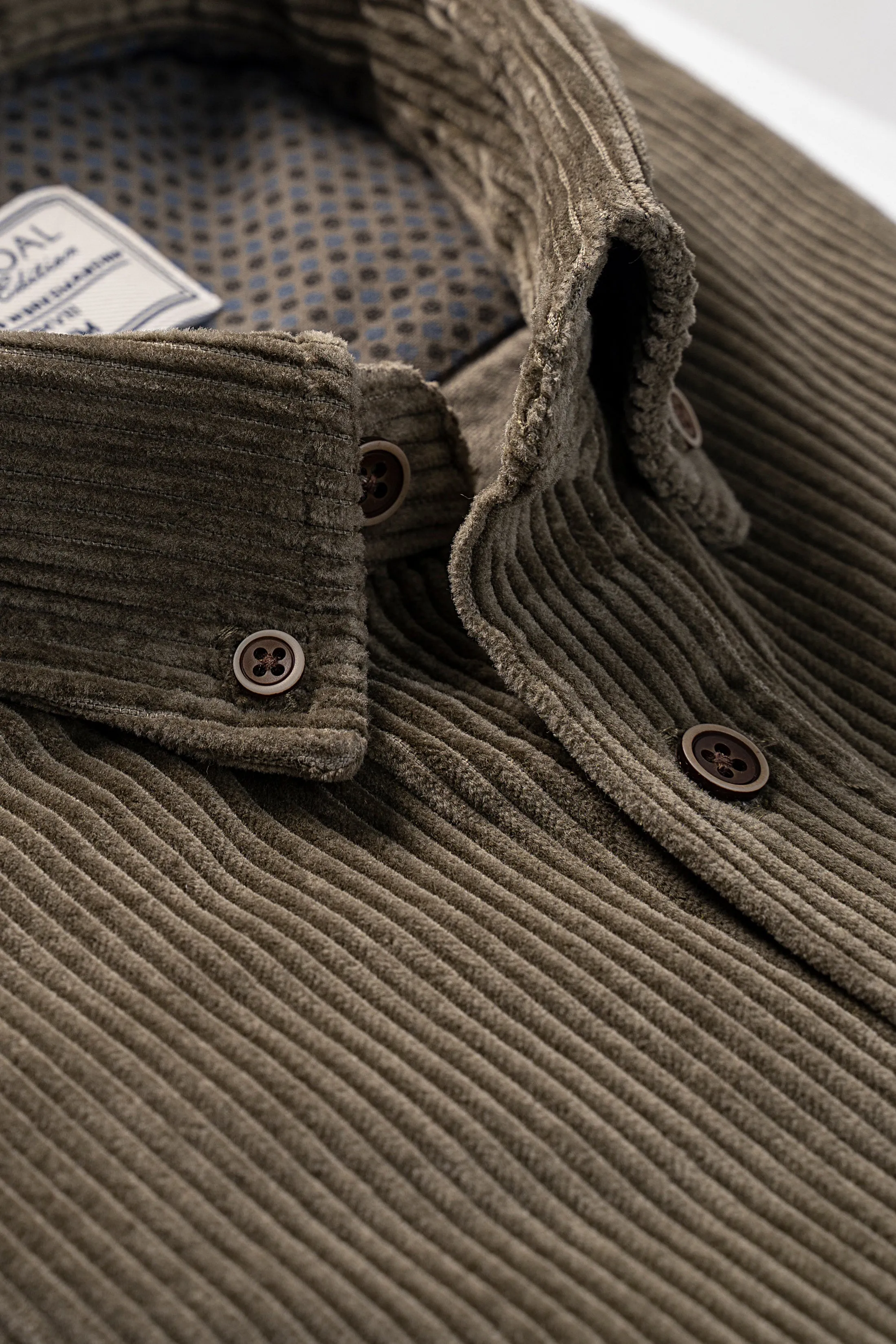 CORDUROY SHIRT IN OLIVE