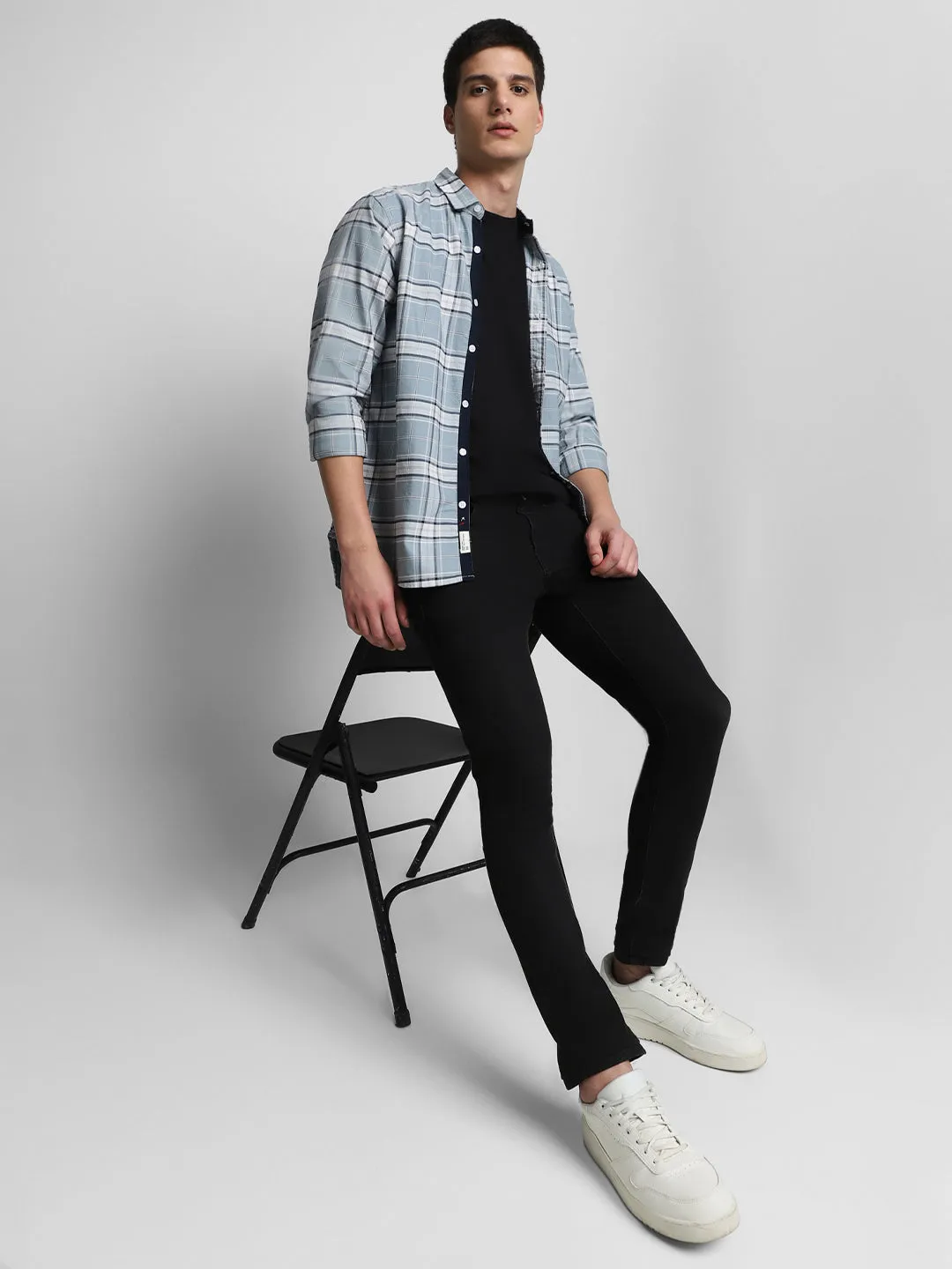Men's Checks Grey Spread Collar Casual Shirt
