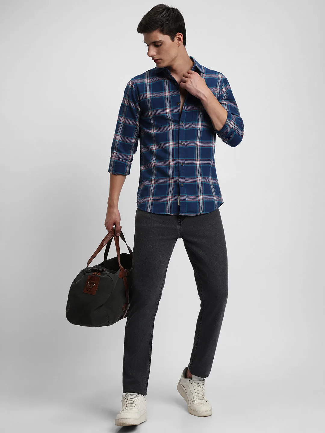 Men's Navy Regular Checks Spread Collar Full Sleeves Casual Shirt