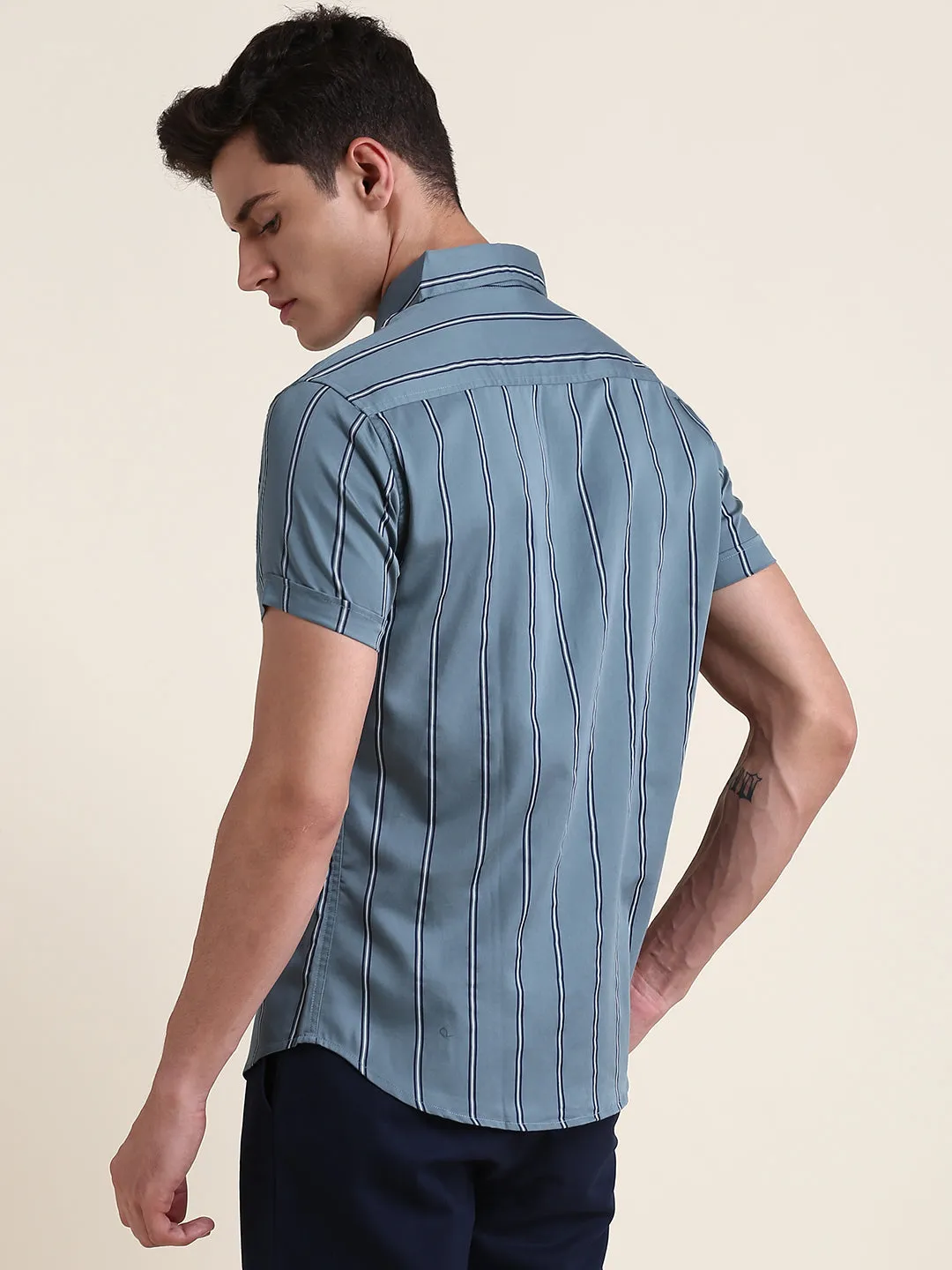 Men's Vertical Stripes Spread Collar Casual Shirts