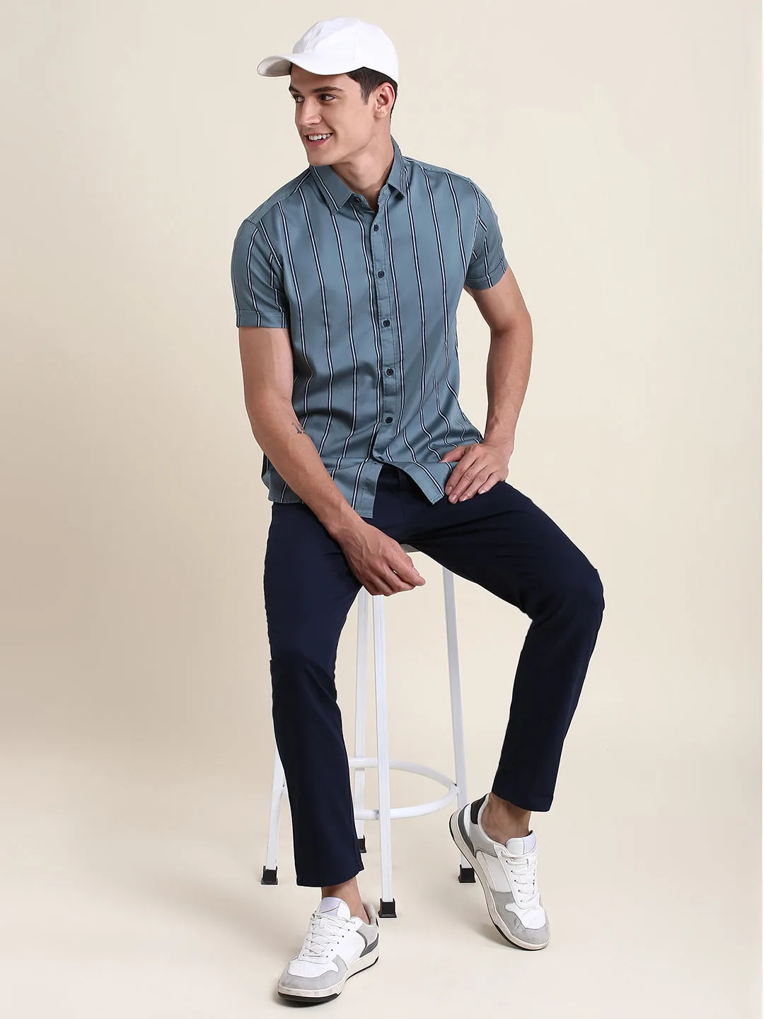 Men's Vertical Stripes Spread Collar Casual Shirts
