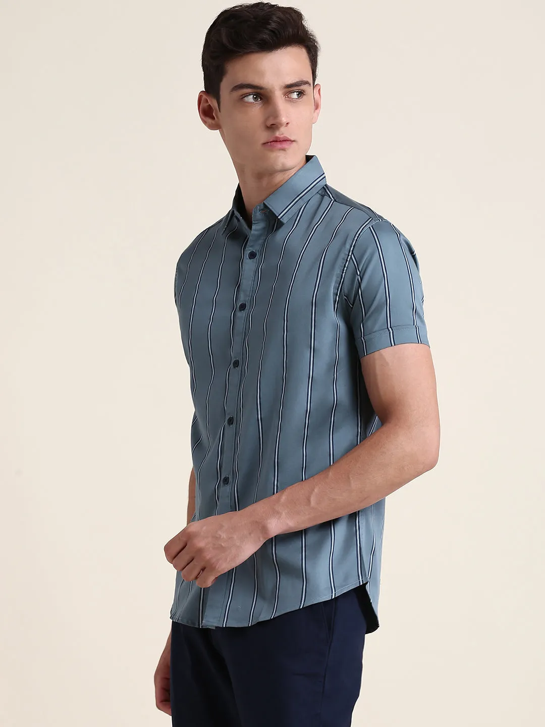 Men's Vertical Stripes Spread Collar Casual Shirts