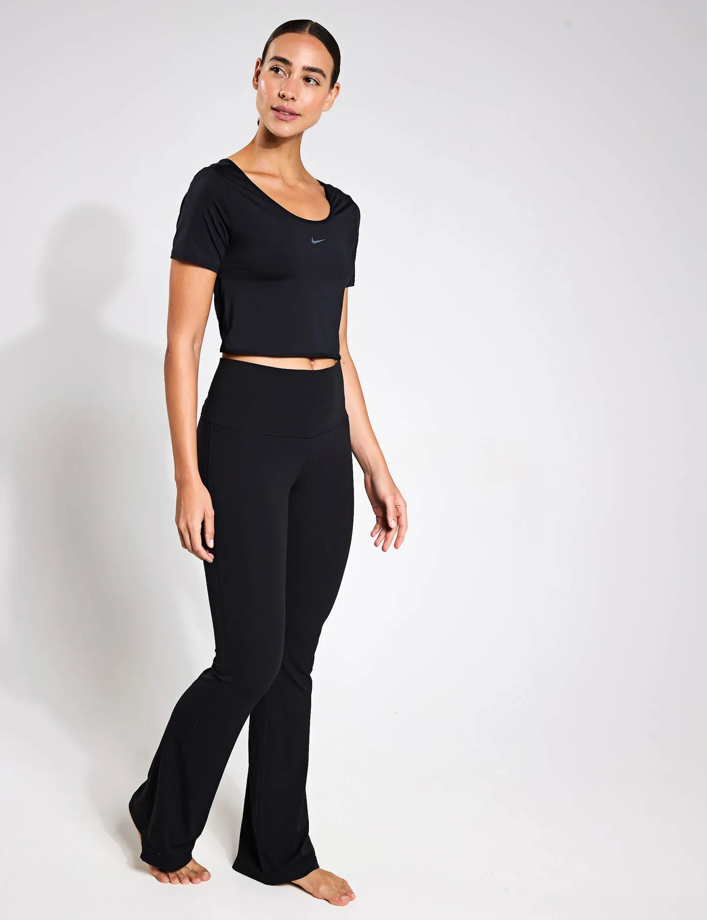 One Classic Dri-FIT Short-Sleeve Cropped Twist Top - Black/White