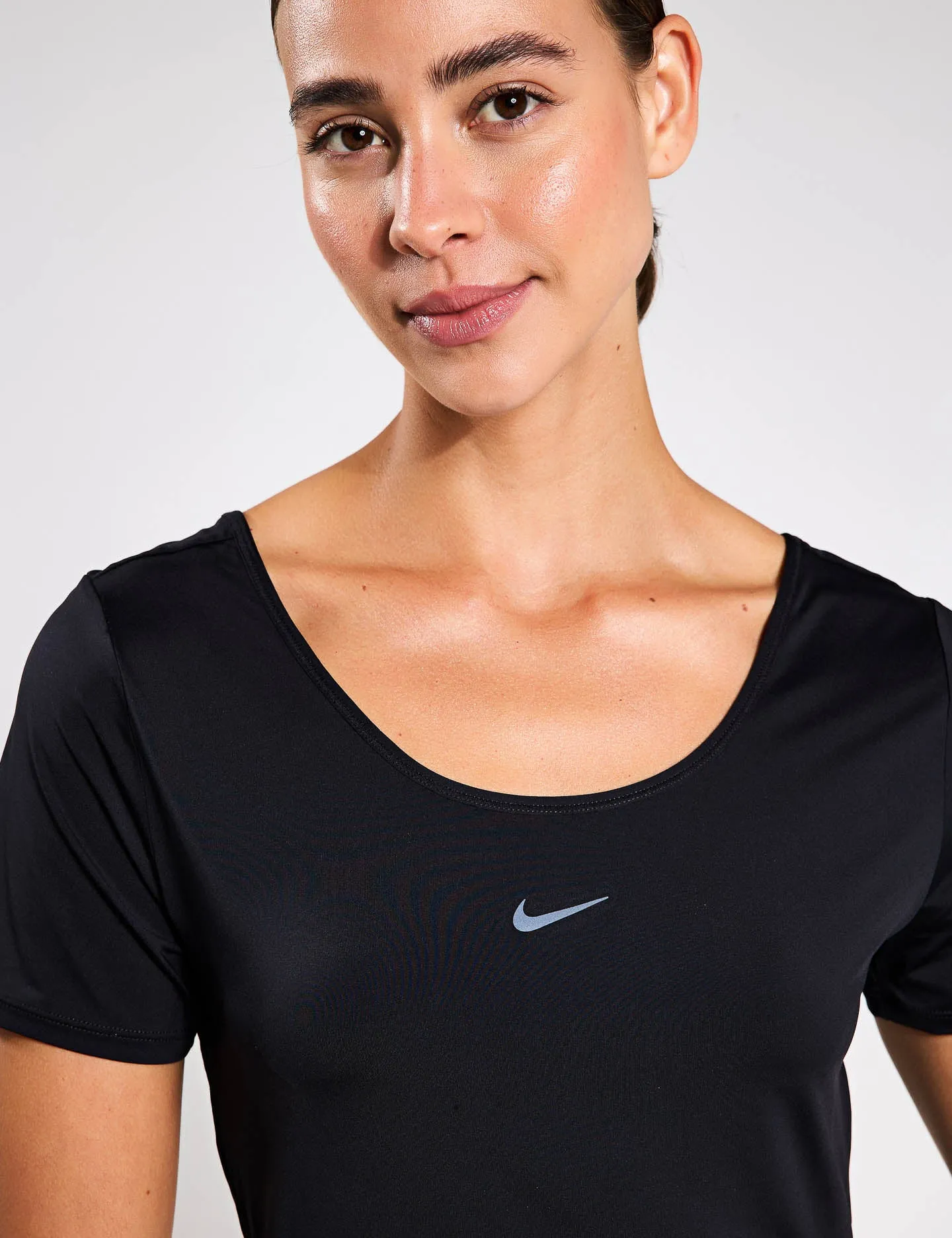 One Classic Dri-FIT Short-Sleeve Cropped Twist Top - Black/White