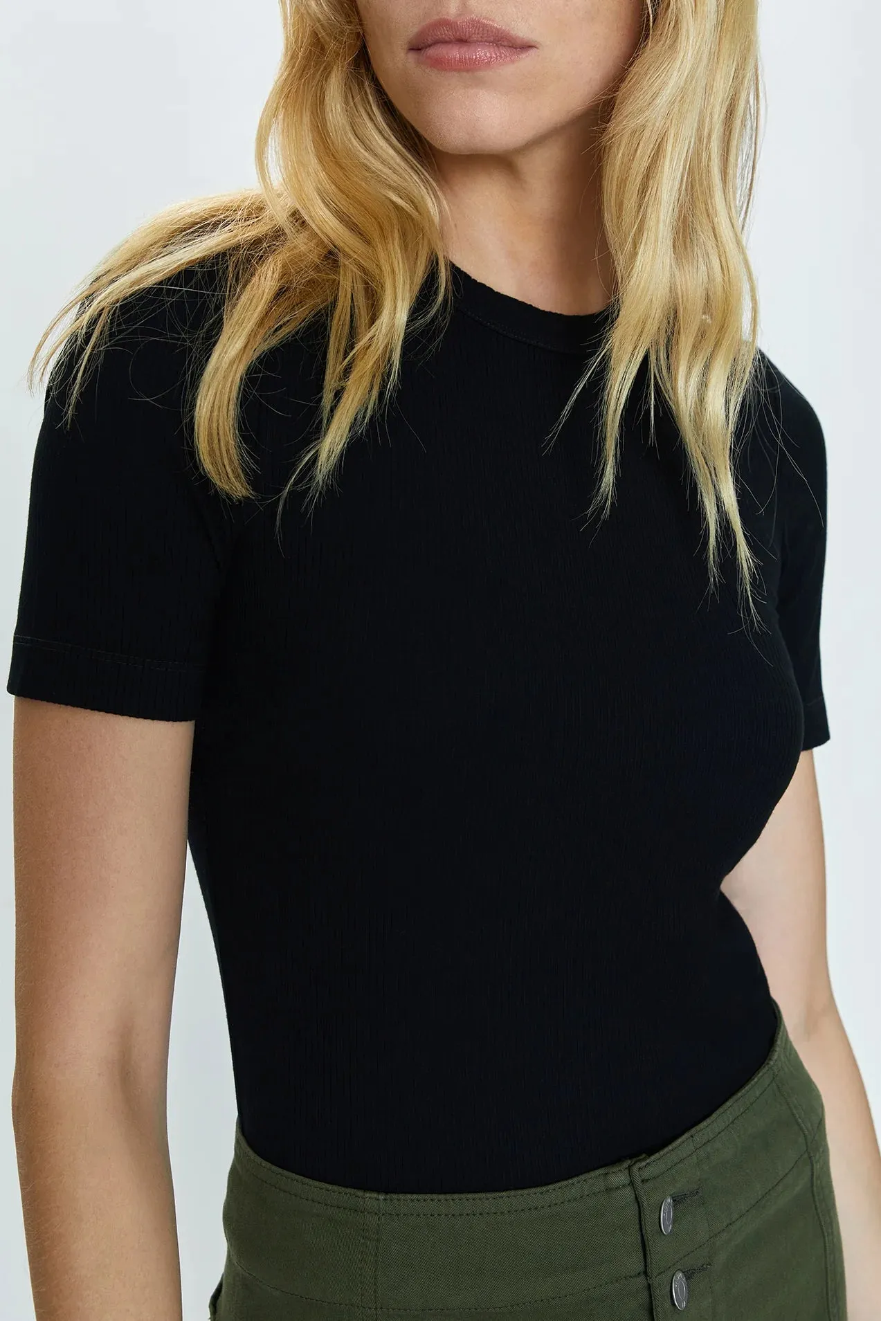Pistola Bella Fitted Tee